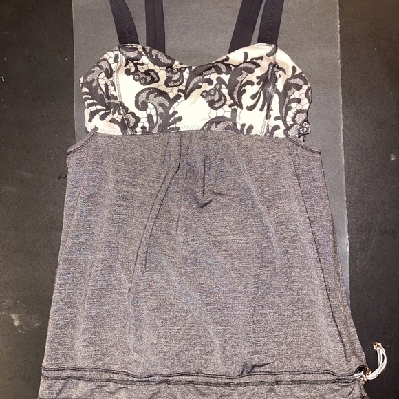 Lululemon Run: Back on Track tank size 4 - Picture 4 of 5